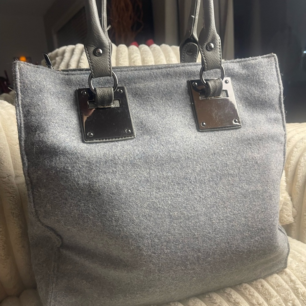 Shoe dazzle Gray Felt Tote Bag Purse Shoulder Handbag Pom Pom Charm Accent - Picture 2 of 7